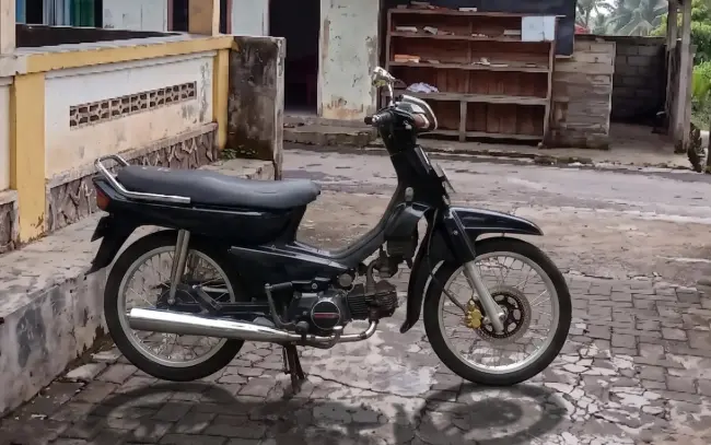 Motor Honda Grand Impressa hitam terawat milik alumni kuliah Jogja